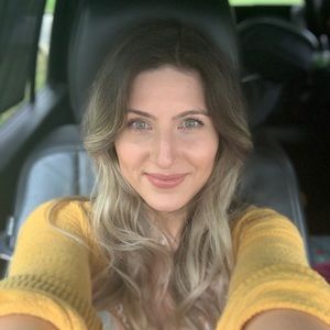 Meet your Posher, Laura claire